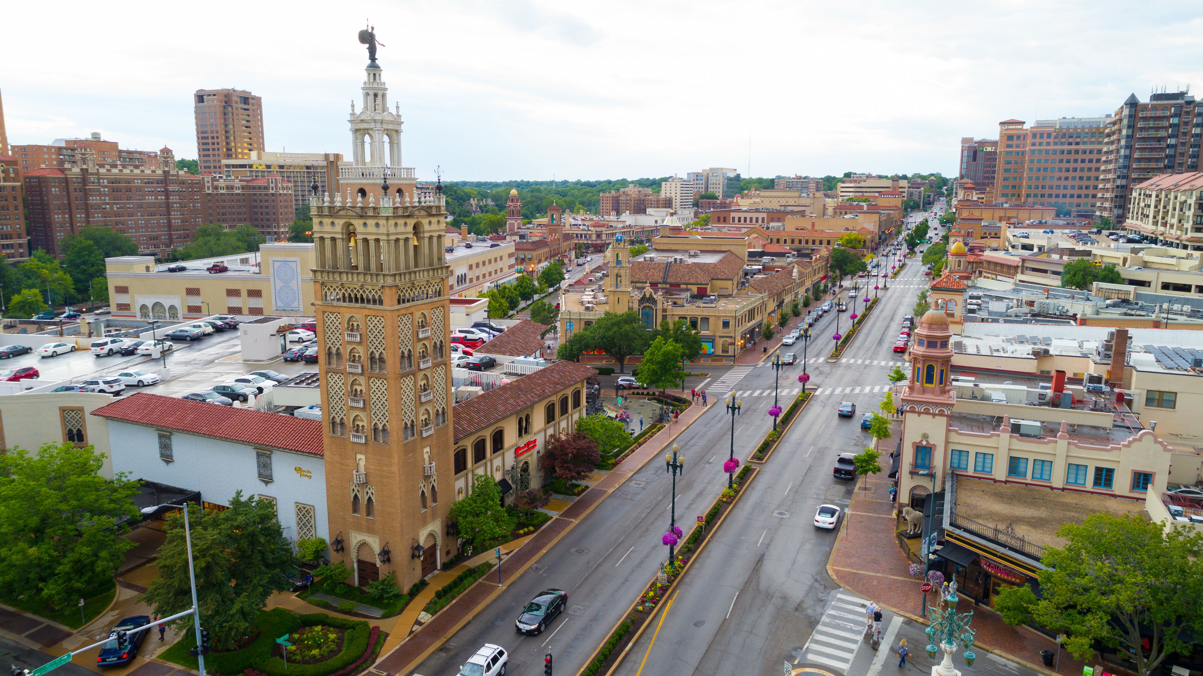 Renta de autos en MidtownWestport (Kansas City) desde 52/día Busca
