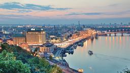 Encuentra vuelos baratos de Charleston a Kyiv