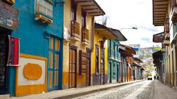 Encuentra vuelos baratos de California a Ecuador