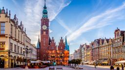Encuentra vuelos baratos de Wisconsin a Wrocław