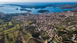 Encuentra vuelos baratos de Illinois a Croacia