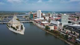Encuentra vuelos baratos desde China a Cedar Rapids