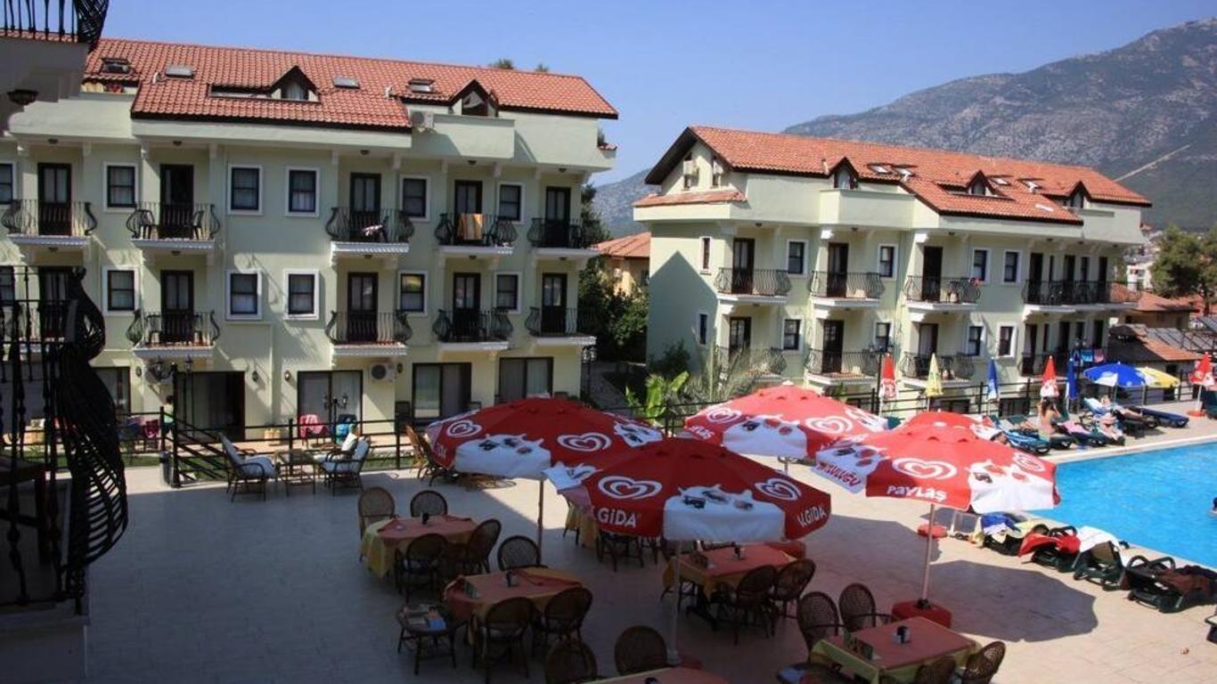 Grove Hotel