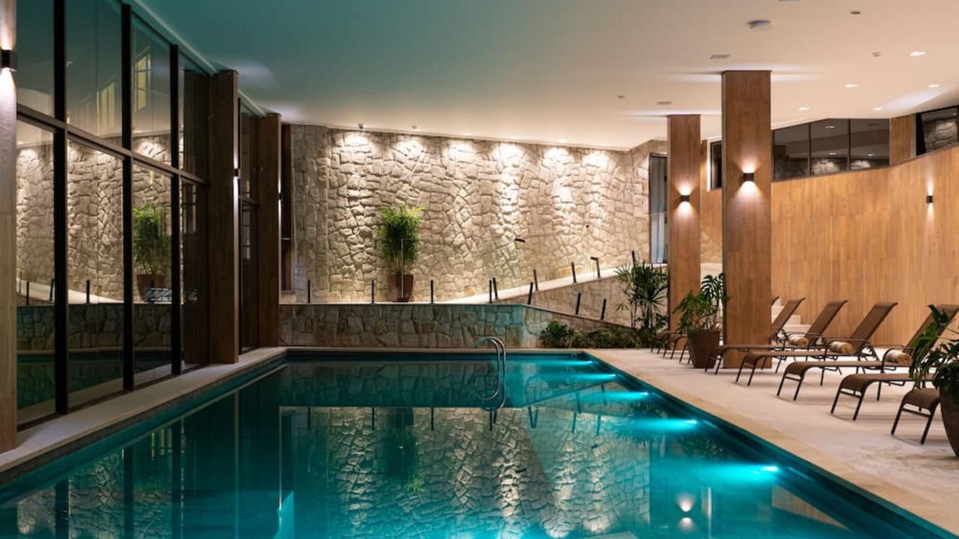 Vert Hotel Penedo