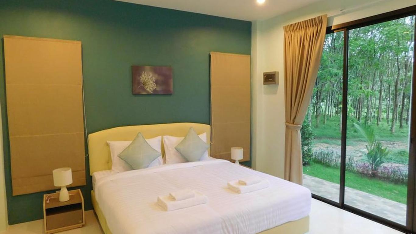 Phuket Sirinapha Resort