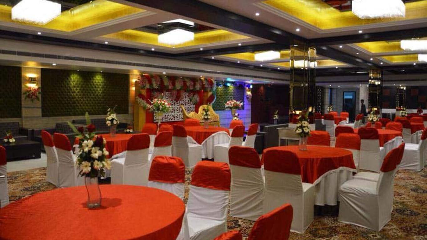 Red Apple Hotel