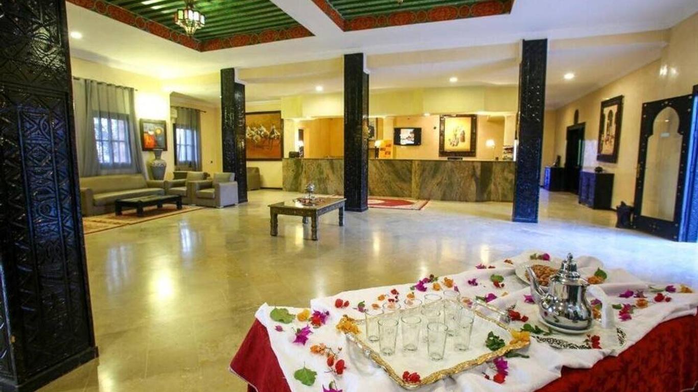 Palm's Hotel Club