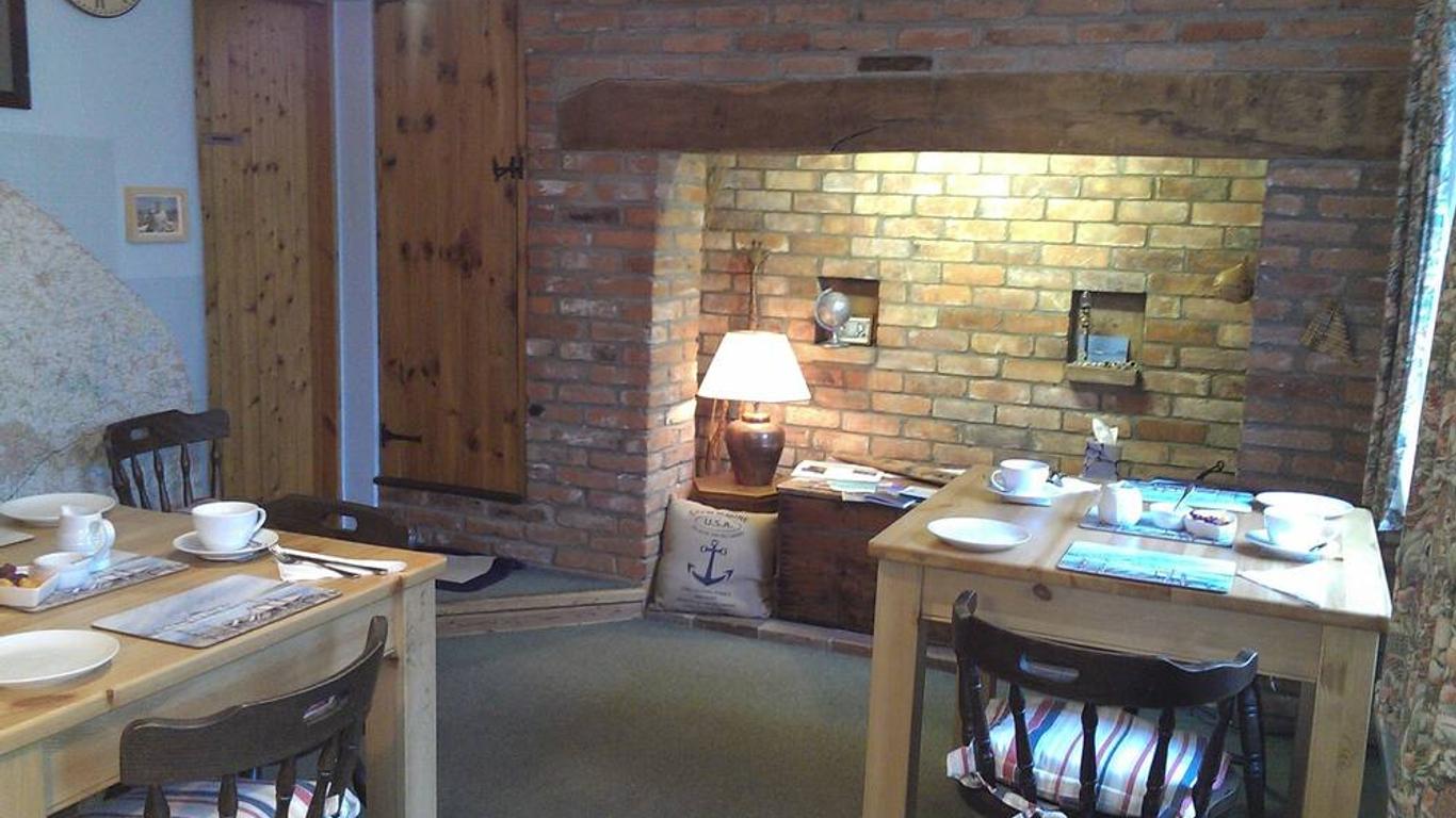 AnchorageWells next the Sea King Rooms
