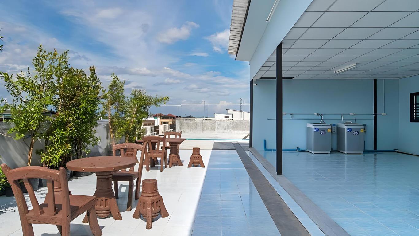 Amity Poshtel