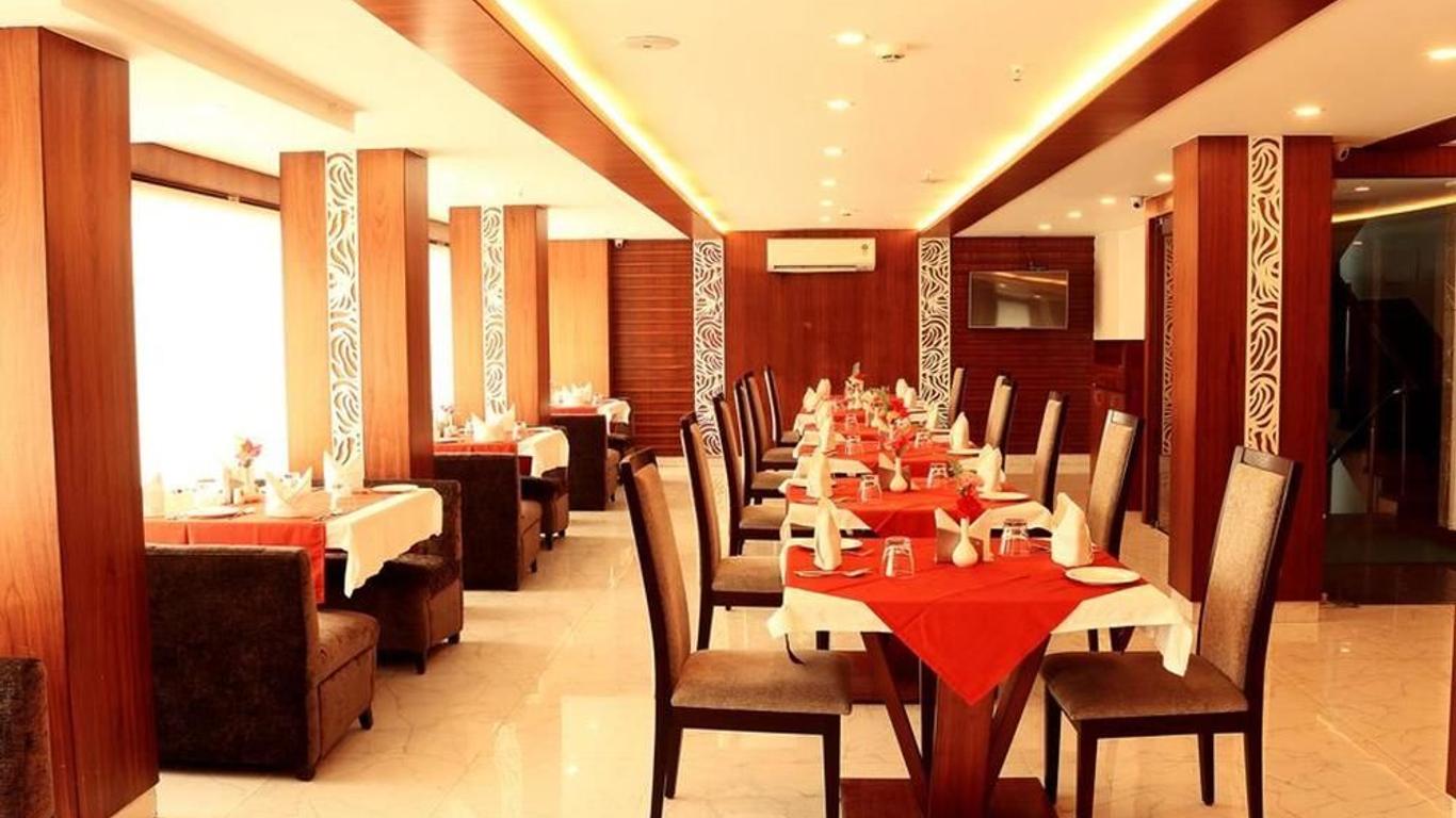 OYO Premium Airport City Centre 2