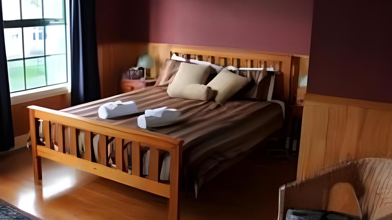 Stony River Hotel