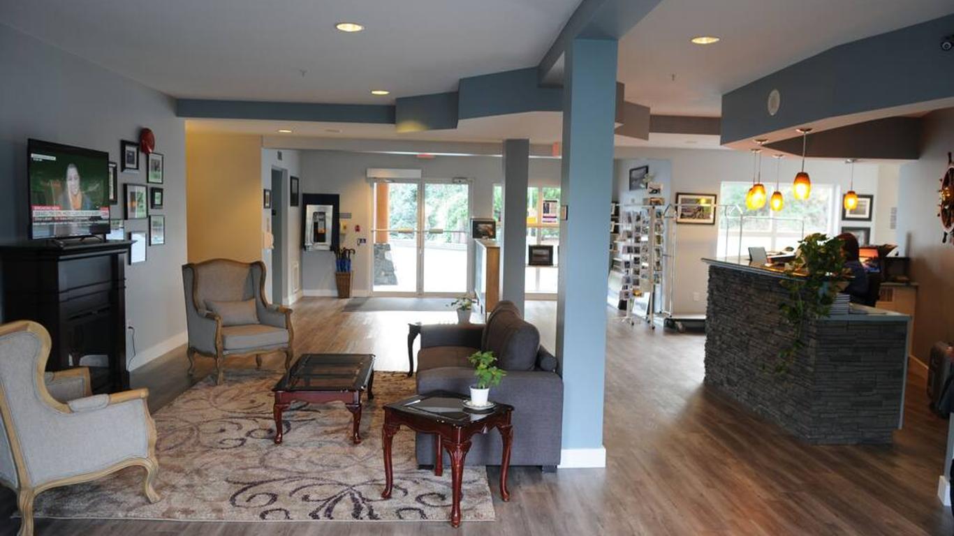 Quarterdeck Inn Port Hardy