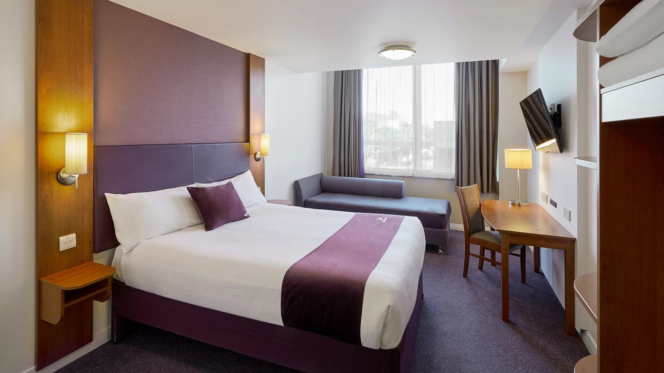 Premier Inn Manchester Bury