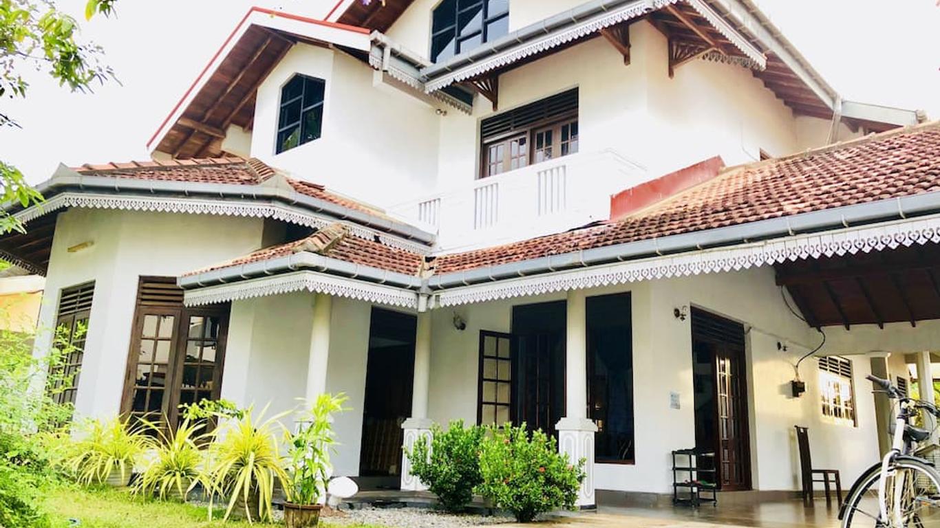 Trip 'N' Chill Hostels Colombo Airport