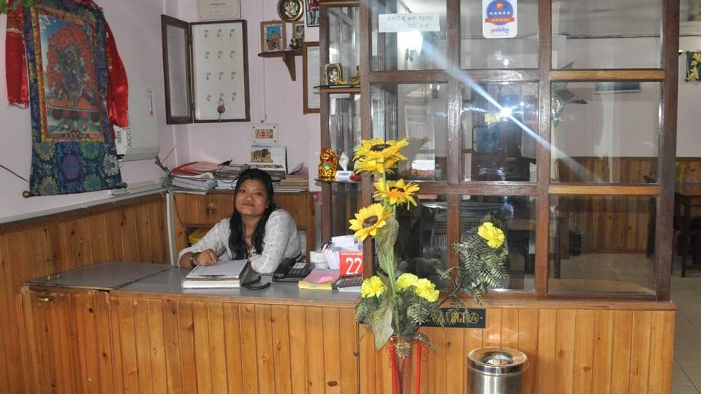 Trateng Residency