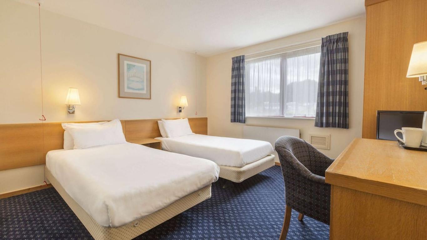 Days Inn by Wyndham Magor