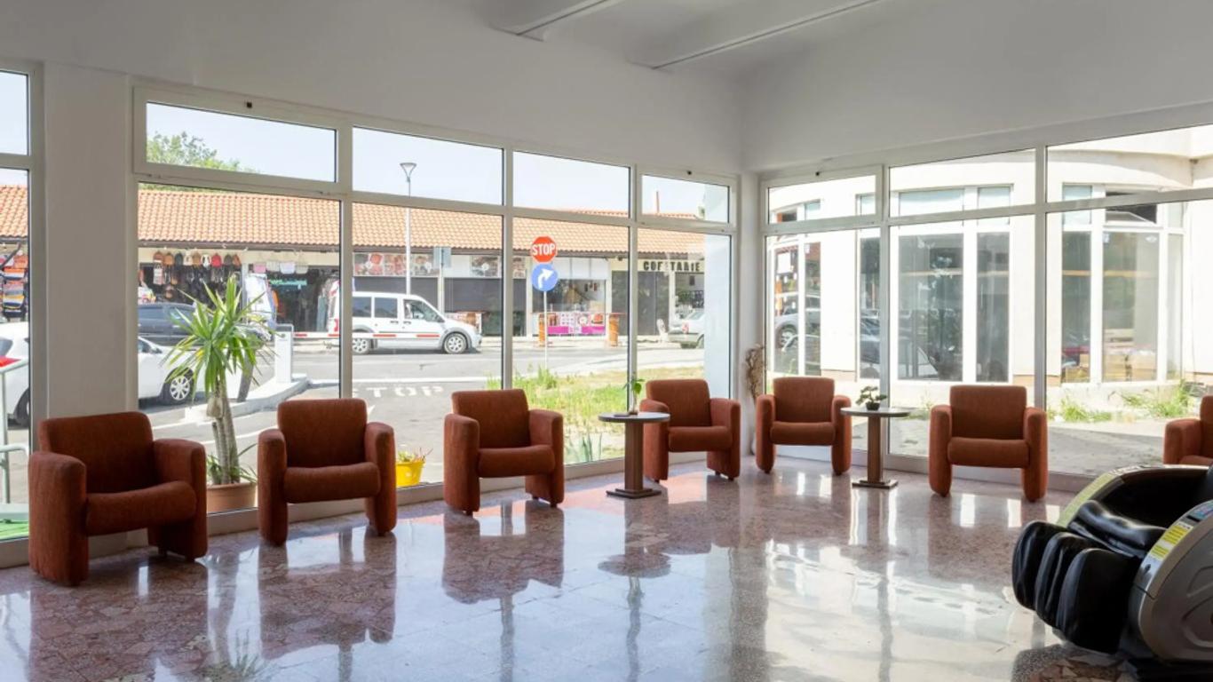 Hotel Siret Saturn