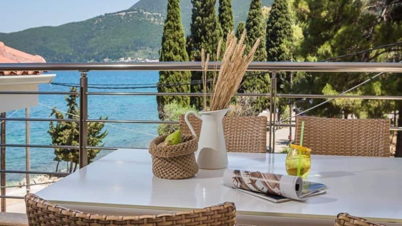 Meliti Waterfront Suites