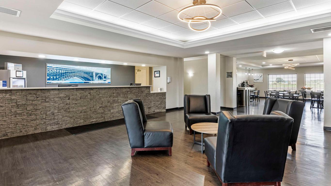 Best Western Plus MidAmerica Hotel