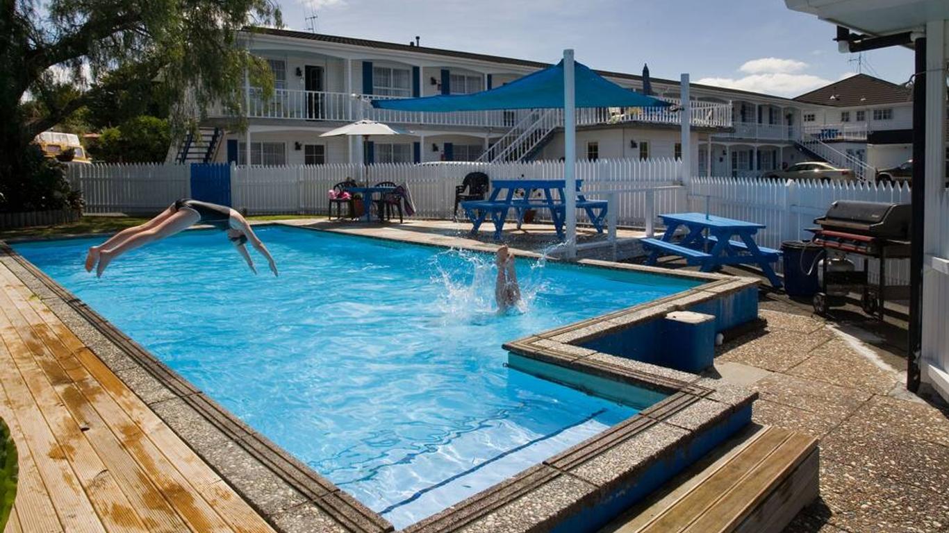 Boundary Court Motor Inn
