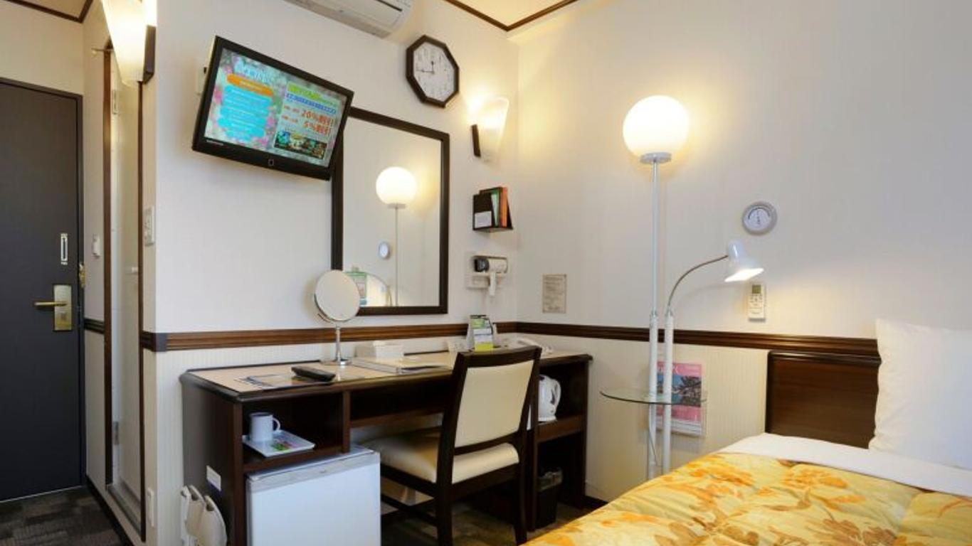 Toyoko Inn Yokohama Nishi-Guchi