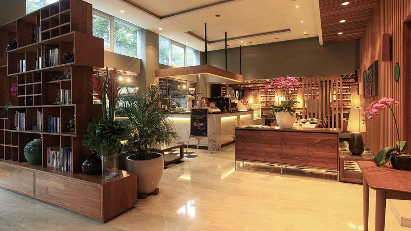 Ivory Hotel Bandung