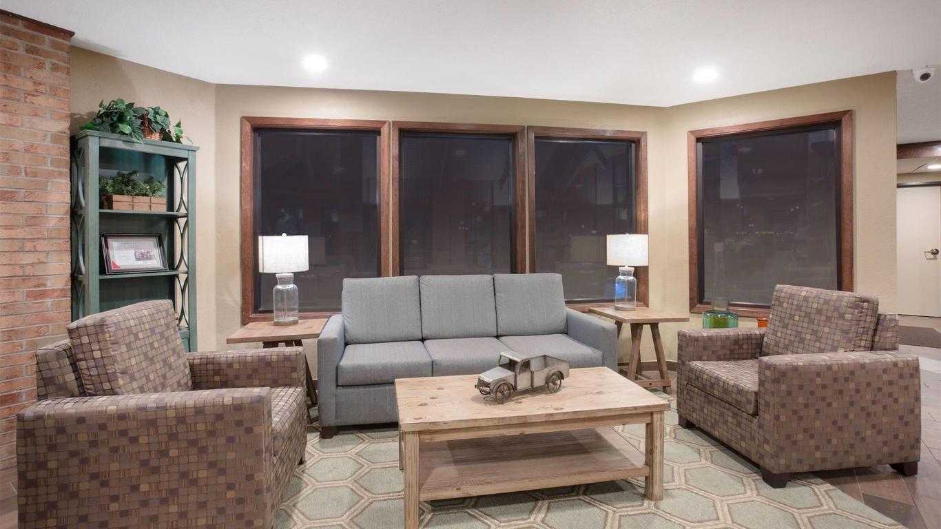 AmericInn by Wyndham Mount Pleasant