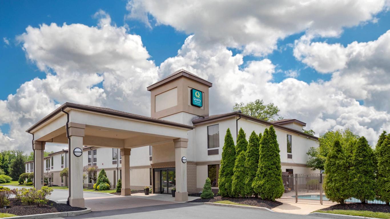 Quality Inn & Suites NJ State Capital Area