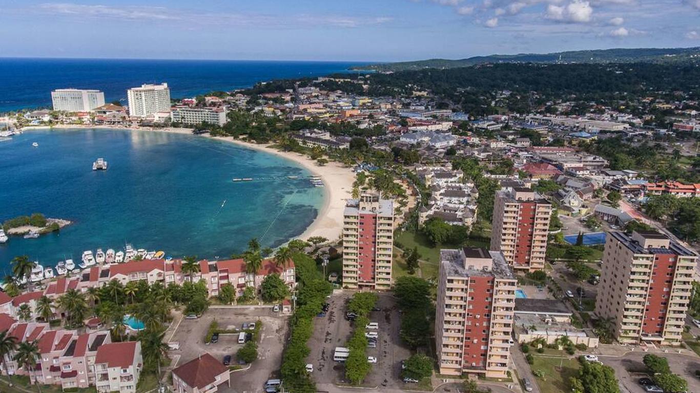 Sky Blue Beach Studio at Turtle Towers
