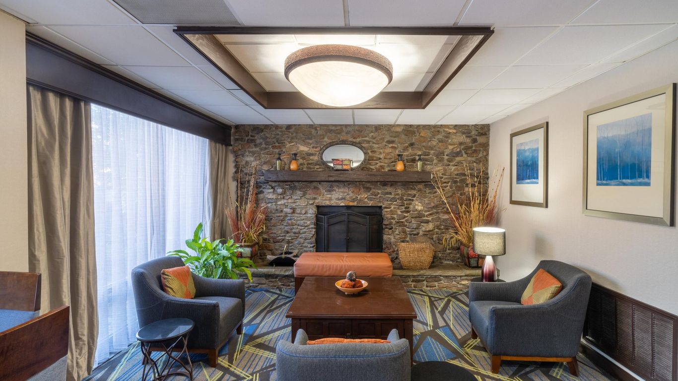 Holiday Inn Express Forsyth desde $92 ($̶1̶5̶0̶). Forsyth Hoteles - KAYAK