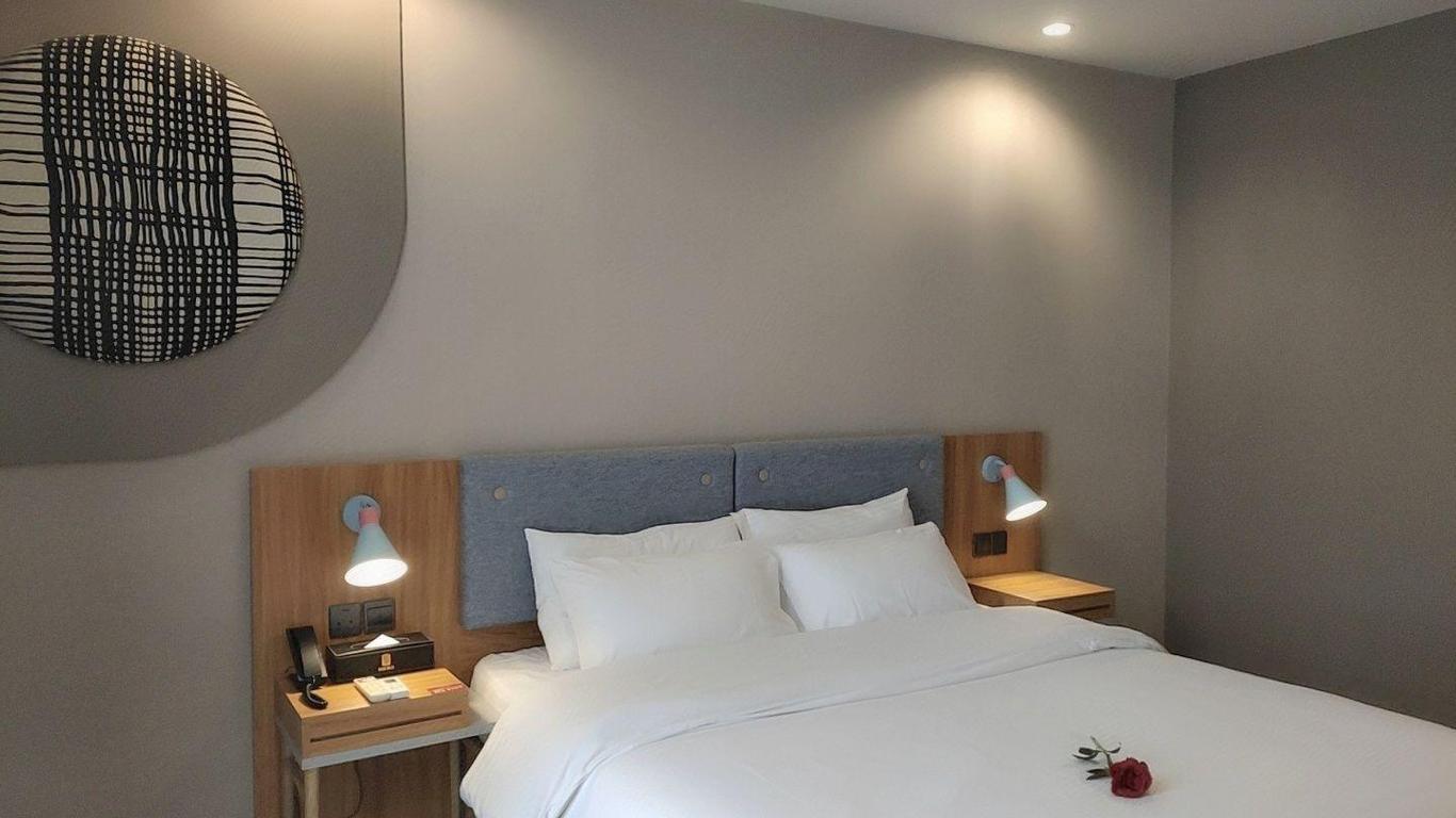 Homeinn · neo (Guang'an Jin'an Avenue Civic Square)