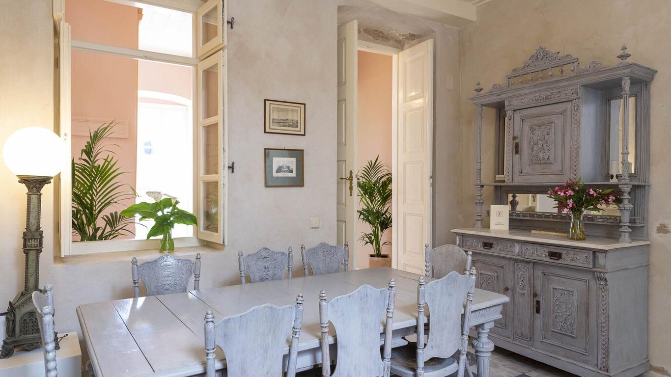 Villa Maria