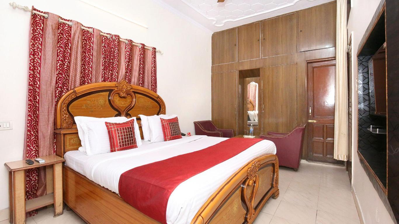 OYO 10539 Hotel Holiday Classic