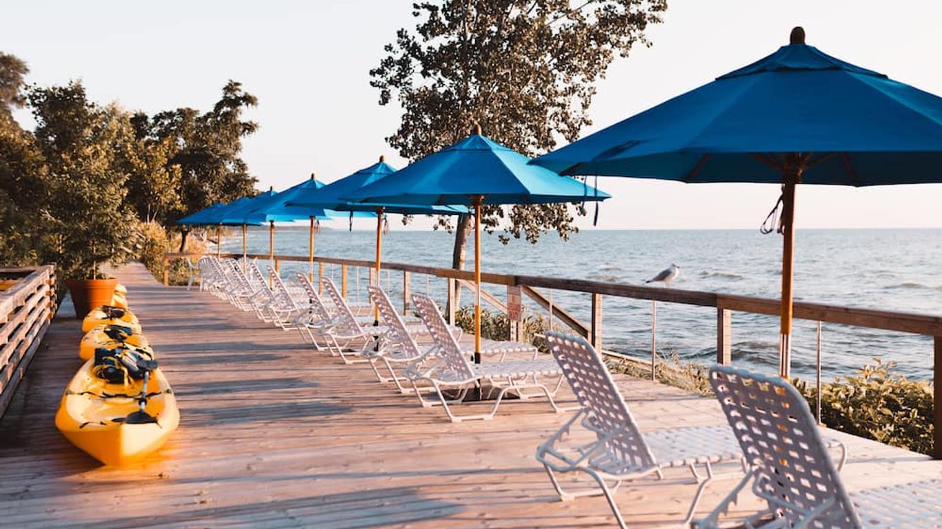 Lake Shore Resort