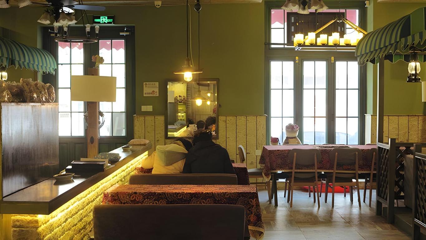 Sweet Postoffice Youth Hostel