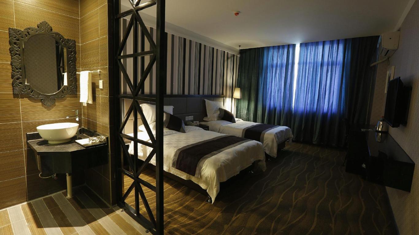 Super 8 Kuerle Shihua Avenue