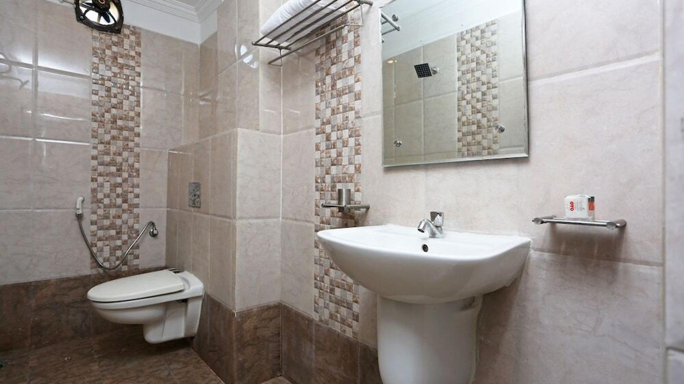 OYO 10188 Hotel Ds Grand Inn