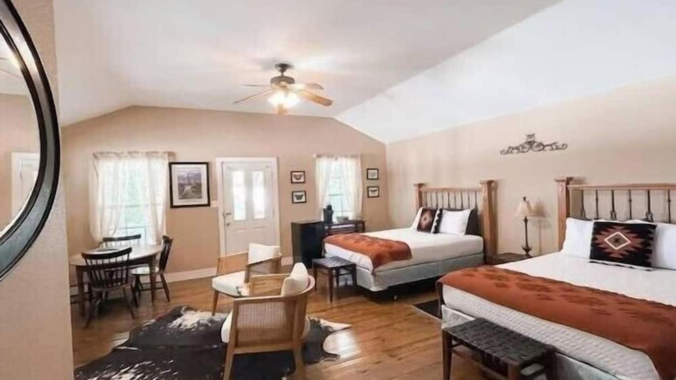 The Inn At Salado