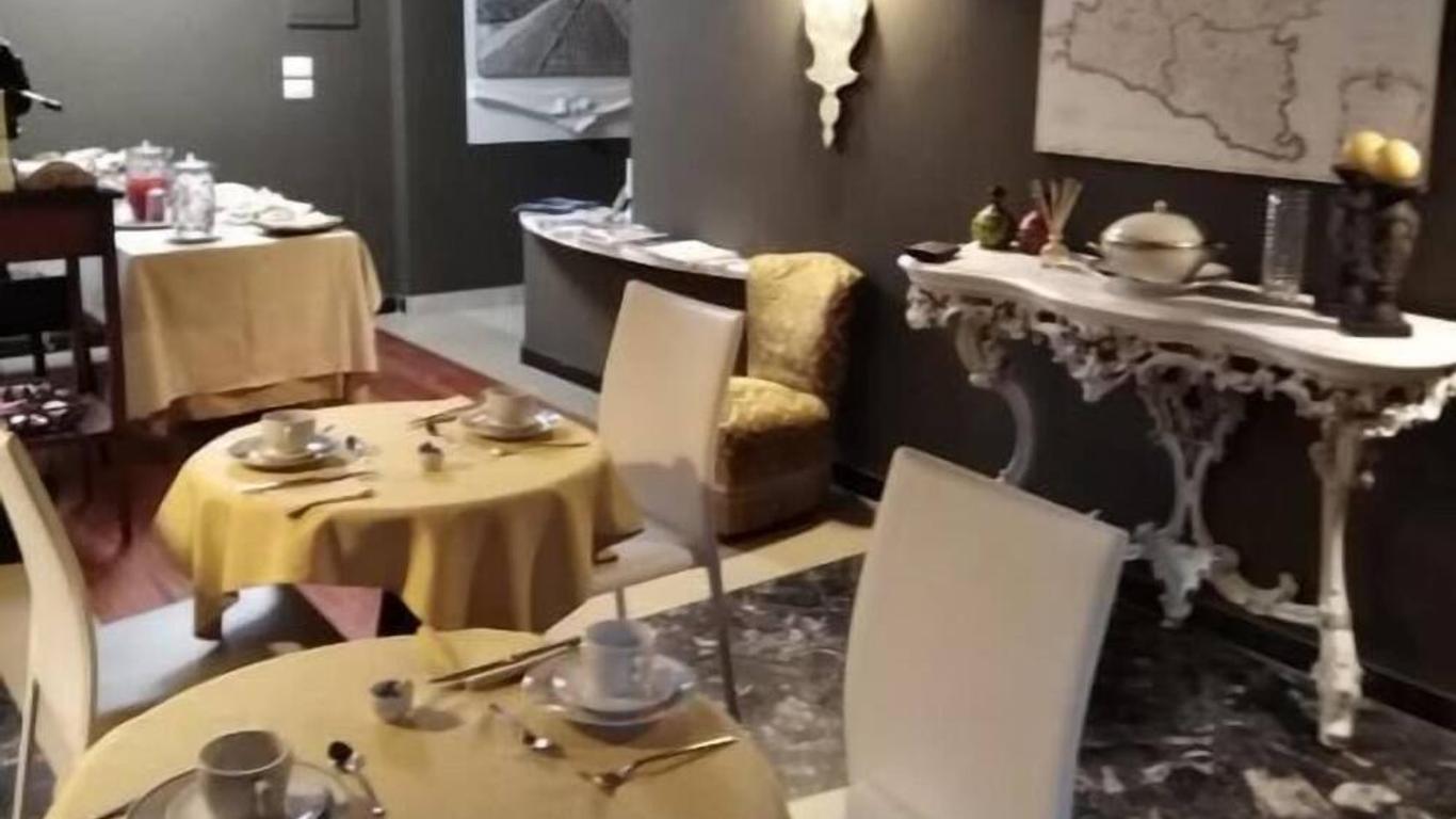 Neathon Rooms