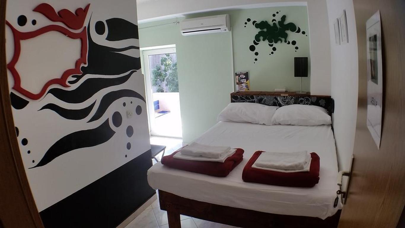 The Lazy Monkey Hostel & Apartments