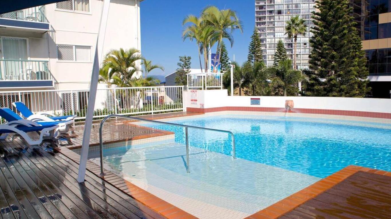 Raffles Royale
