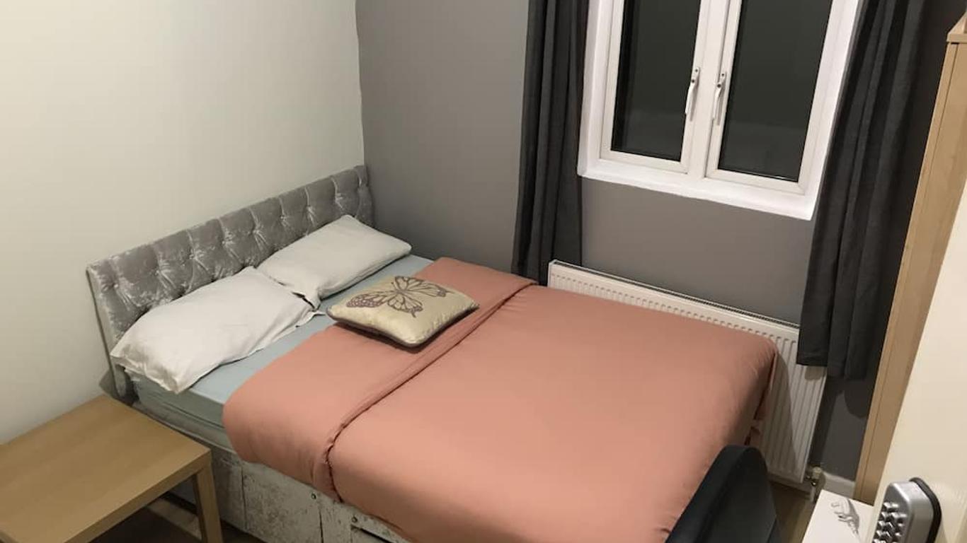 Rooms at 5 Hammersmith Road