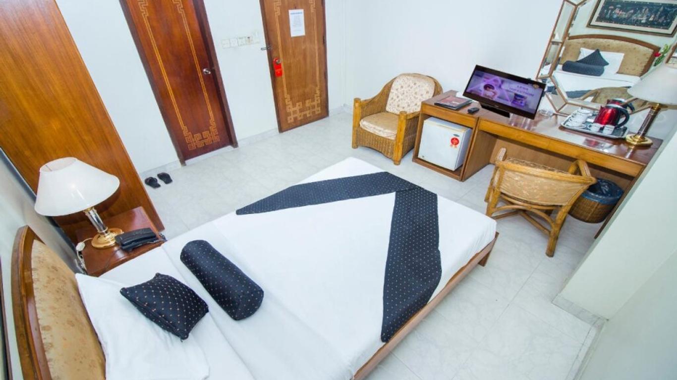 Hotel de Crystal Crown