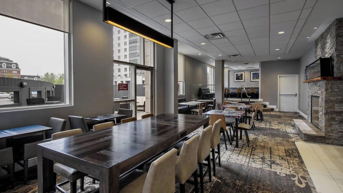 Residence Inn by Marriott Kingston Water's Edge