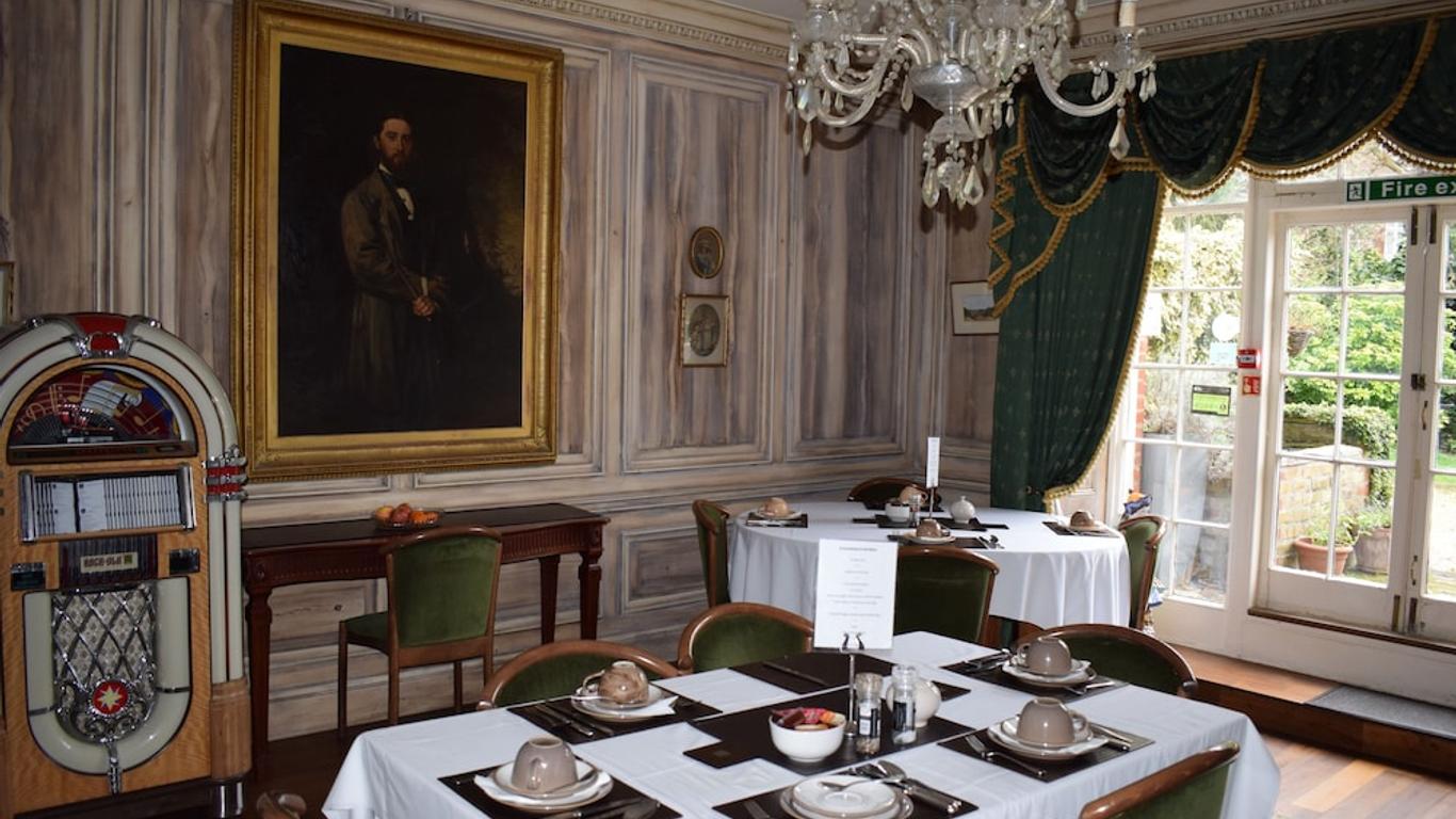 Harmondsworth Hall
