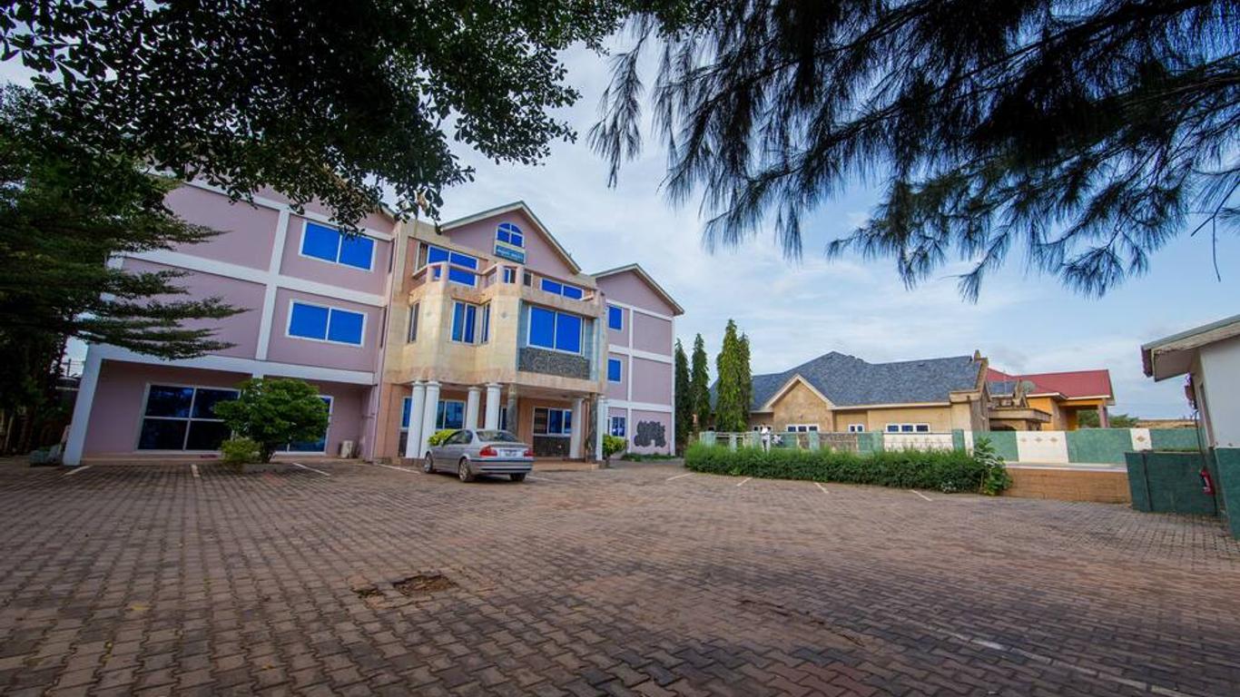 Pemicsa Hotel Accra