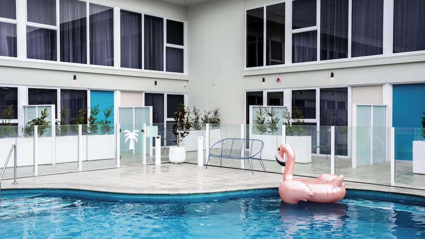 Peninsula Hotel Motel