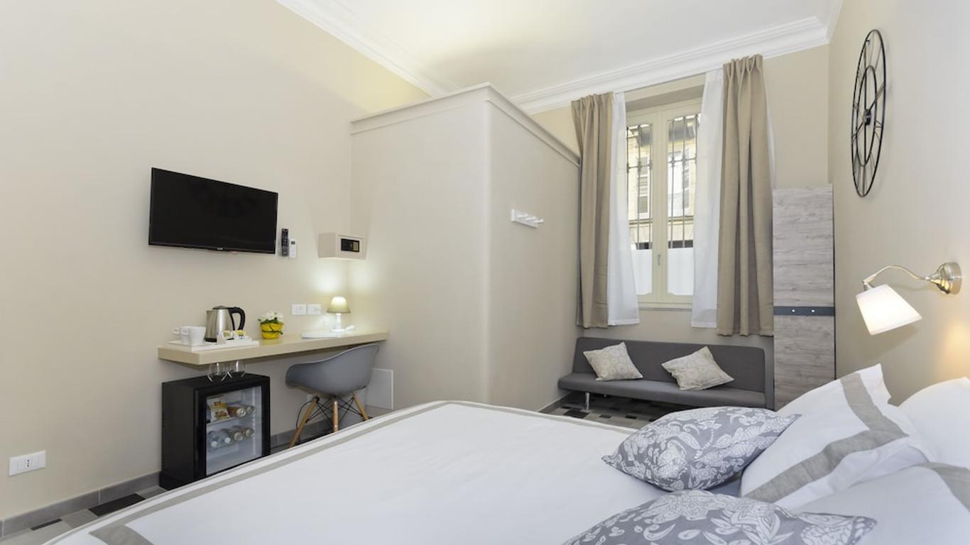 Tohouse Rooms
