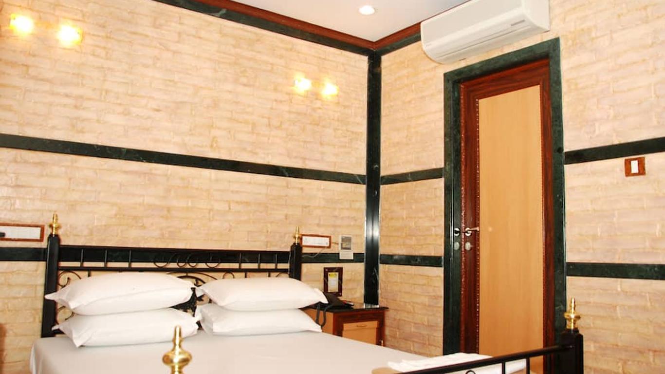 Hotel Hira