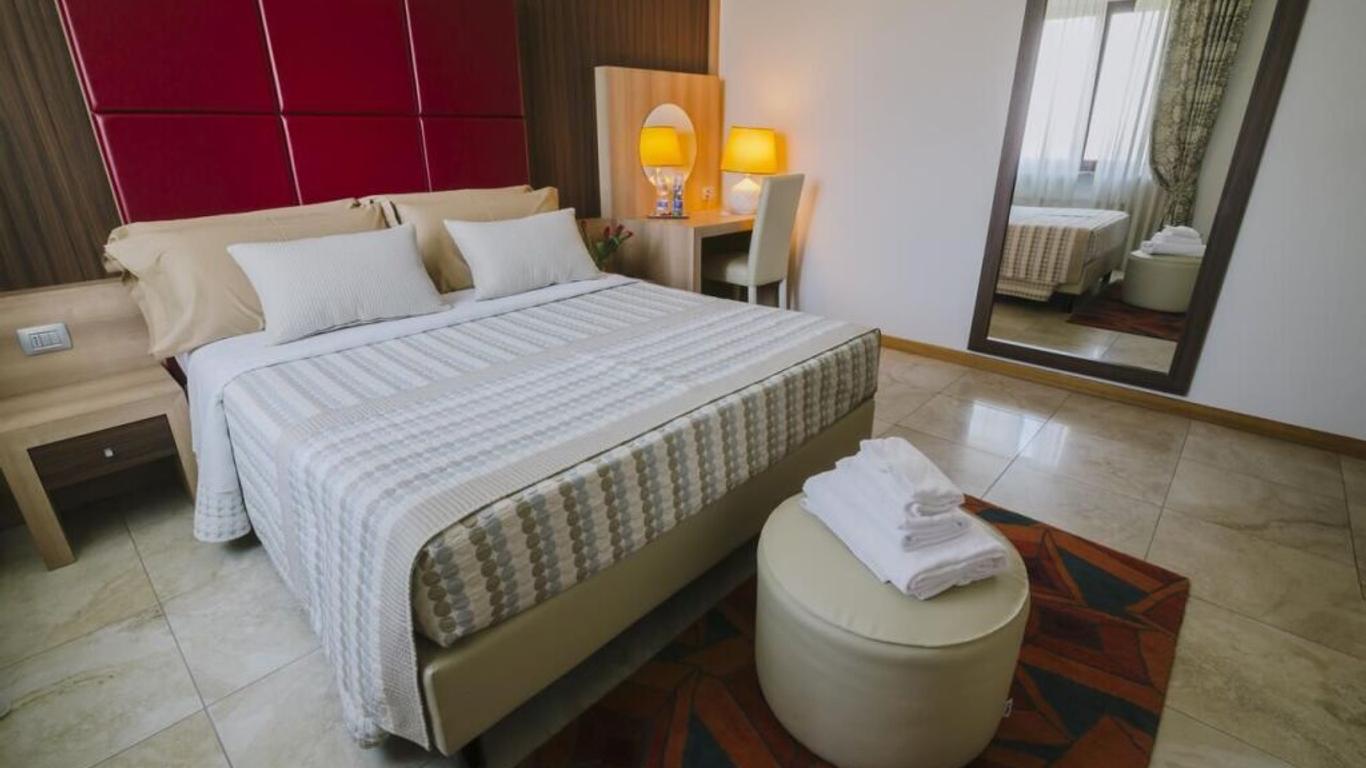 Piccolo Hotel